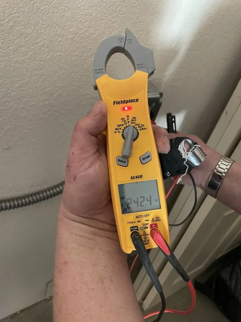 Voltage testing with clamp meter during Generator Installation in Hawkinsville